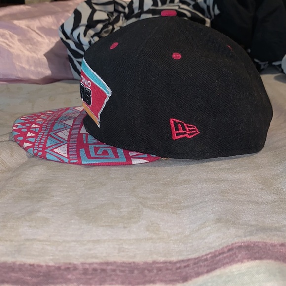 San Antonio Spurs SnapBack - Picture 2 of 3